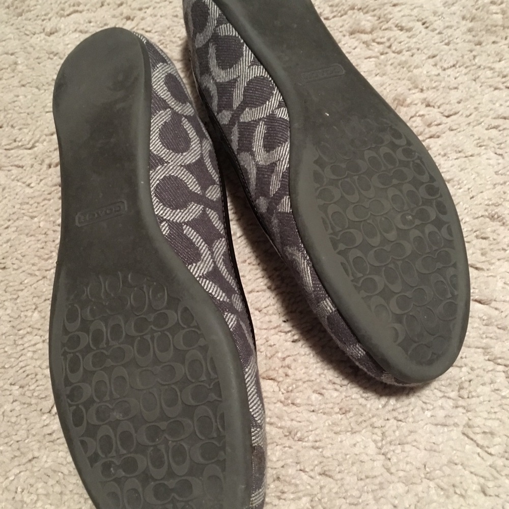 Coach dark grey flats size 6.5 - Picture 3 of 3